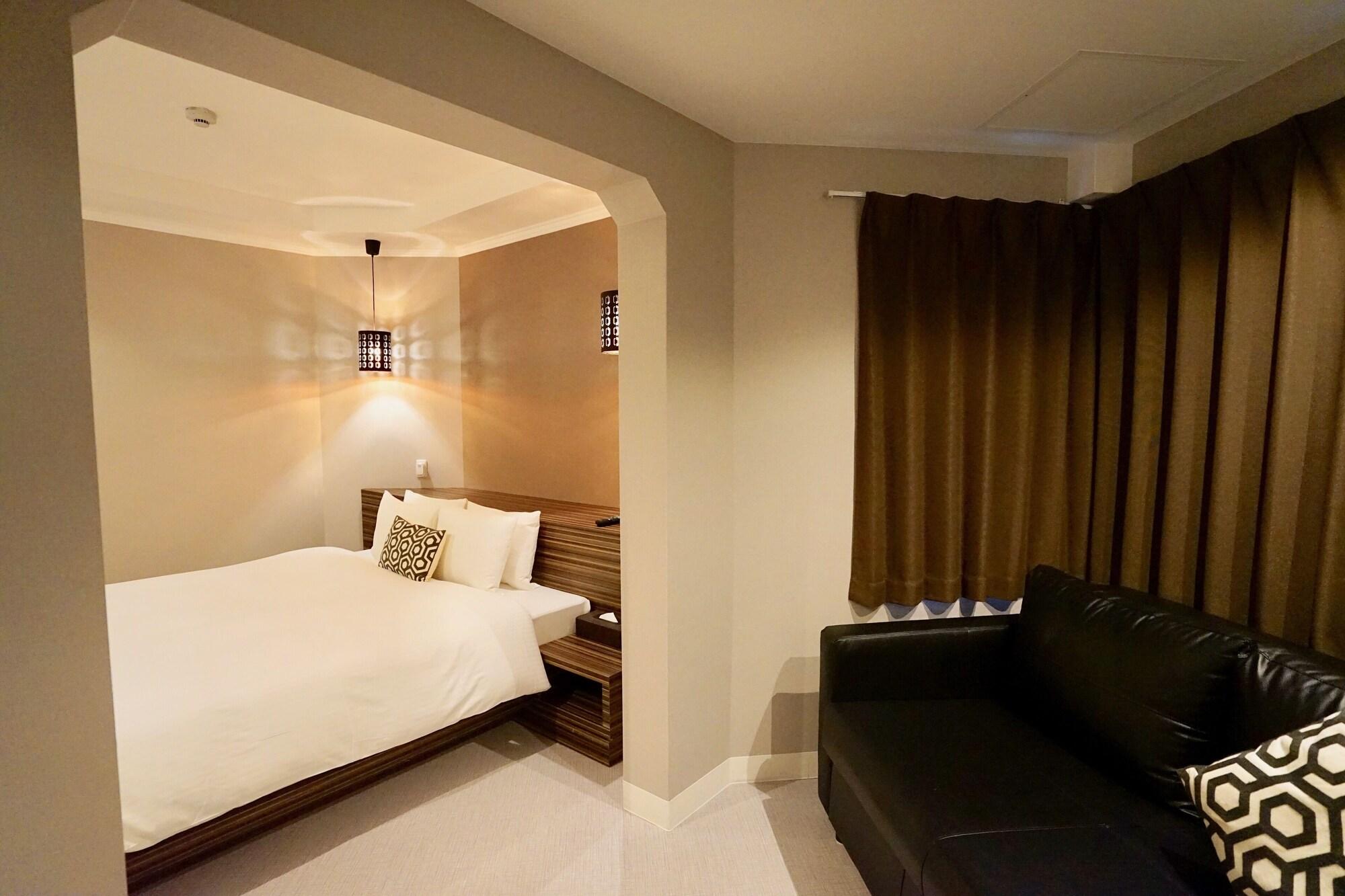 Hotel 88 Shinsaibashi Oszaka Kültér fotó