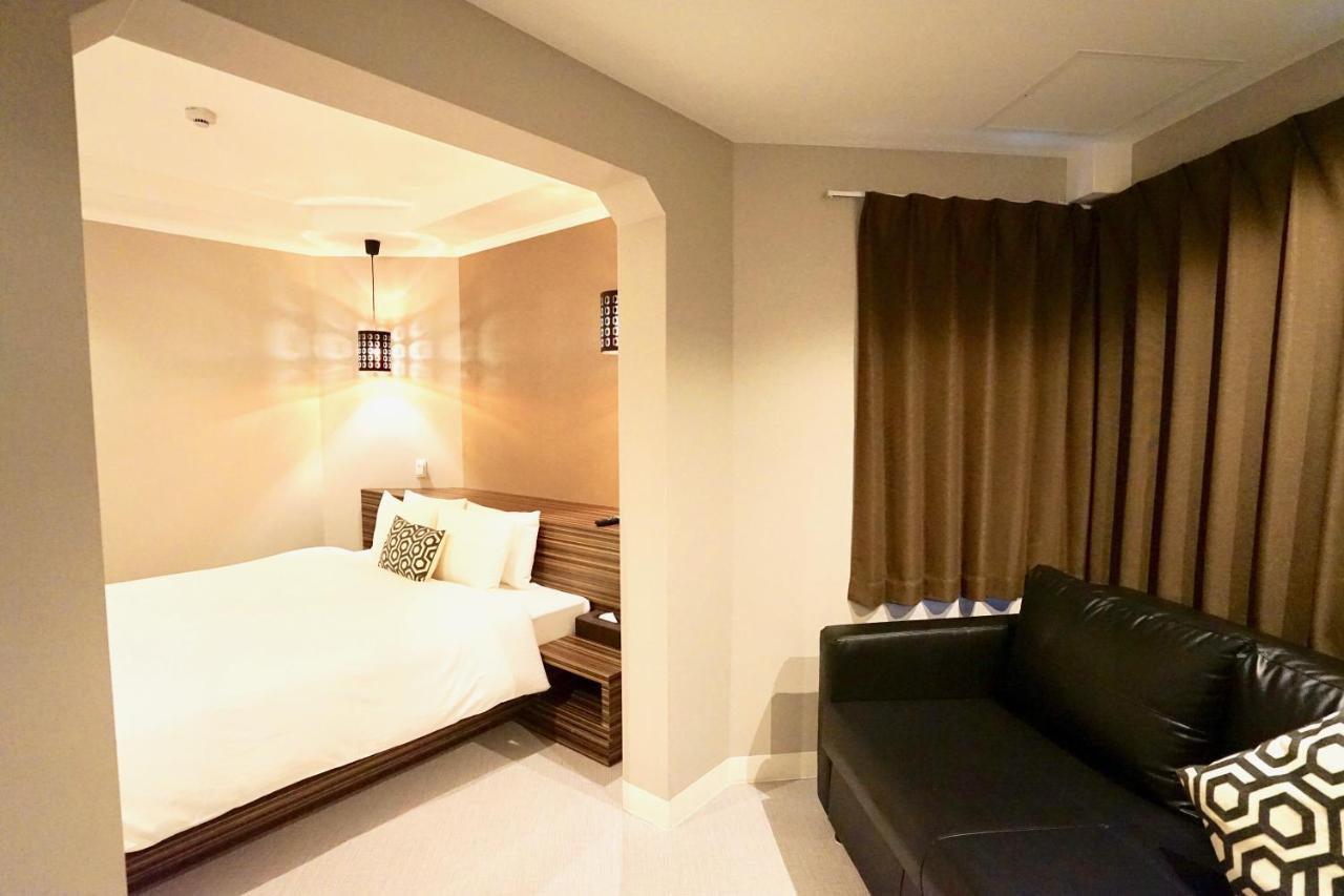 Hotel 88 Shinsaibashi Oszaka Kültér fotó