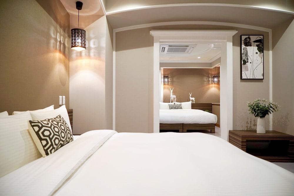 Hotel 88 Shinsaibashi Oszaka Kültér fotó