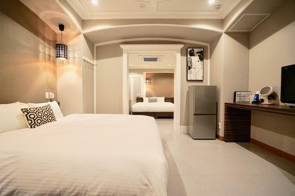 Hotel 88 Shinsaibashi Oszaka Kültér fotó